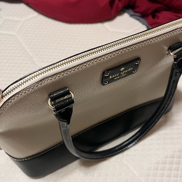 KATE SPADE HANDBAG - Picture 2 of 5